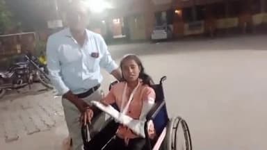 मैनपुरी: नुमाइश देख कर घर जा रही छात्रा को बाइक सवार ने मारी टक्कर घायल को जिला अस्पताल में कराया गया भर्ती मामला लोधीपुर का