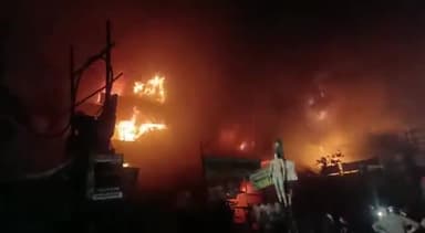 कानपुर: अनवर गंज के ए आर टावर समेत तीन टावरों में लगी भीषण आग,एक सख्श लापता
