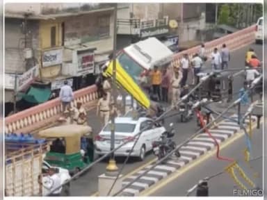 कोटा के गुमानपुरा फ्लाई ओवर पर हुए गुरुवार को हुए एंबुलेंस हादसे में देर रात इलाज के दौरान दादी सुरजा की भी मौत हो गई।