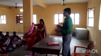 गोगरी: चिकित्सा पदाधिकारी के आदेशानुसार आशा दिवस के अवसर पर सभी आशाओं के साथ की गई समीक्षा बैठक