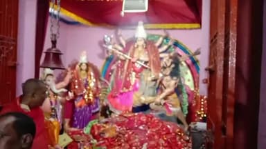 परबत्ता: मोजाहिदपुर चैती दुर्गा मेला में कौशल्या हरण प्रस्तुति हुई बारिश की वजह से बाधित,  मची भगदड़