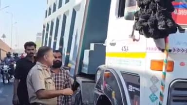 बाड़मेर: बाड़मेर शहर के सिणधरी चौराहे के पास डंपर ने बाइक को मारी टक्कर, हादसे में एक व्यक्ति की हुई मौत