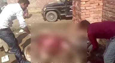 तिलहर: मीरानपुर कटरा थाना क्षेत्र के गांव खंडसार में आरी ब्लेड तार से कटे गोवंश का इलाज करने पुलिस लेकर पहुंचे गौ रक्षक