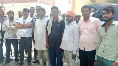 मैनपुरी: तहसील क्षेत्र में दो अलग-अलग दुर्घटना में 3 लोगों की मौत,पोस्टमार्टम हाउस पर पहुंचकर पूर्व विधायक राजू यादव ने जताया शोक