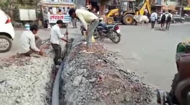 होशंगाबाद नगर: नर्मदा पुरम शहर में अमृत योजना में टंकियों की कमी, नर्मदा जल की जगह ट्यूबवेल से जोड़ रहे हैं नल कनेक्शन