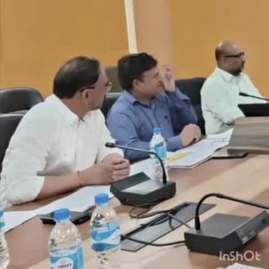 ग्वालियर गिर्द: गजराराजा चिकित्सा महाविद्यालय कार्यकारिणी समिति की 55 वीं बैठक संभागीय आयुक्त कार्यालय के सभागार में हुई आयोजित