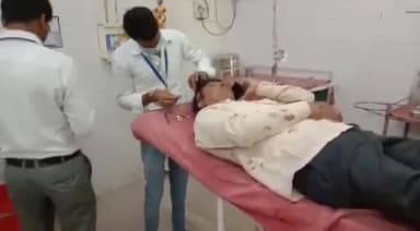 जौनपुर: पचहटिया में आज मोटरसाइकिल और ई रिक्शा के भिड़ंत में राजदेव नामक व्यक्ति हुआ घायल उपचार के लिए जिला अस्पताल लाया गया