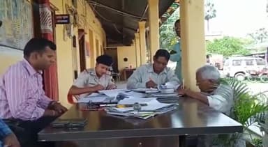 हरलाखी: हरलाखी थाना परिसर में आयोजित थाना दिवस पर आधा दर्जन भूमि विवादों की हुई सुनवाई