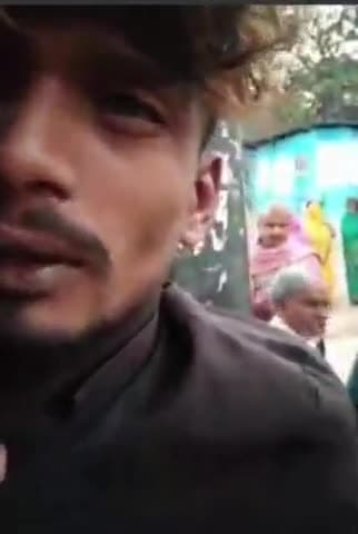 हरलाखी: कानहरपट्टी में बाइक चोरी किए जाने के आरोप में ग्रामीणों ने एक युवक को पकड़ा