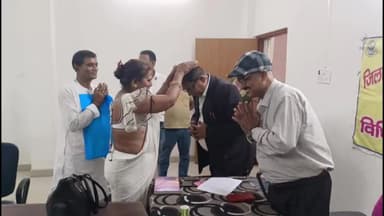 बेगूसराय: एडीआर भवन में किन्नरों के बीच जागरूकता कार्यक्रम आयोजित, सरकारी प्रावधानो की जानकारी दी गई