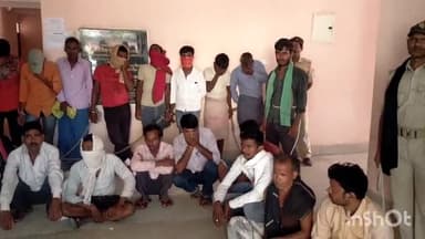 लखीसराय: उत्पाद विभाग लक्खीसराय की पुलिस द्वारा विशेष अभियान चलाकर 55 लीटर महुआ शराब के साथ 8 विक्रेता एवं 14 शराबी  गिरफ्तार