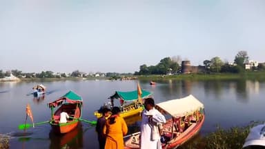 #मण्डला माँ नर्मदा उत्तरवाहिनि पंचकोशिय एकदिवसीय परिक्रमा आज दिनाँक 2 अप्रेल को हुई जिसमें  की संख्या मे नर्मदा भक्तों ने परिक्रमा की!! जगह जगह हुआ स्वागत चाय नाश्ता खाने की व्यवस्था समिति द्वारा की गई..