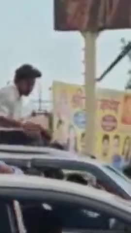 आगरा: BJP प्रदेश महामंत्री रामप्रताप सिंह का रोड शो,26 जगह पर समर्थको ने किया स्वागत,फिरोजाबाद रोड पर लगा कई किलोमीटर का जाम