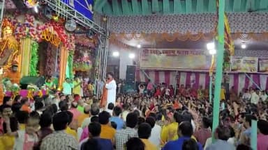 मोरया रे !! बप्पा मोरया रे!! भक्ति में लीन देखये किस तरह झूम रहे हैं भक्तगण जी सब!!..जय श्री श्याम !! 🌿👏👏🏻🙏🥰🍀🌿