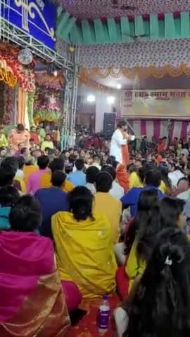 नील कंठ कहलाता हैं वो पिता हैं वो ....हर हर महादेव आगे आप भी सुनये! ईश्वर भक्ति में लीन शहर वासी !!🍀👏🏻🙏🌿🍀