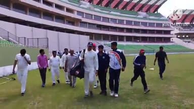 सैफई: अंतरराष्ट्रीय क्रिकेट स्टेडियम सैफई में डीएम इलेवन व नुमाइश कार्यकारिणी का मैच डीएम इलेवन ने जीता