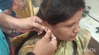 आरा: आरा के जेल रोड स्थित लल्लू साह एंड सन्स ज्वेलर्स पर जर्मन तकनीक से कान के बड़े छेद को पहले जैसा किया जा रहा
9934713589