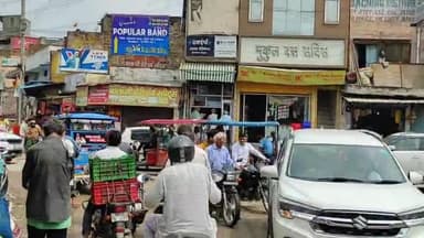 सोनीपत: निगम की तरफ से डाली गई सीवरेज पाइपलाइन की वजह से सारंग रोड पर लगा जाम, गुरुद्वारा रोड व गीता भवन चौक से रूट डायवर्ट