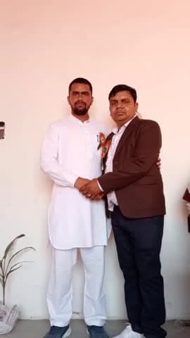 ऋषिकुल ग्लोबल एकेडमी गंगेरू में प्रधानाचार्य विकास कुमार एवं तींरदाजी कोच भरतवीर चौहान