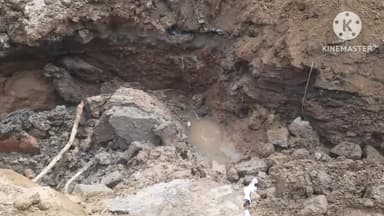 सोनीपत: दयाल चौक पर सीवरेज लाइन बिछाने के दौरान टूटी पेयजल पाइप लाइन, दुकानदारों ने जताया रोष