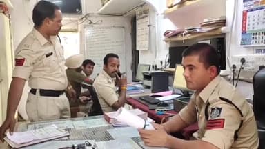 मंदसौर: धारदार चाकू लहराते हुए रंगे हाथ नरसिंहपुरा से आरोपी को पुलिस ने पकड़ा