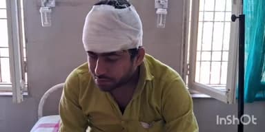 शराब के नशे में मोटरसाइकल चला रहे शख्स ने पानी भरने जा रहे युवक को मारी जोरदार टक्कर, जिला अस्पताल में इलाज जारी