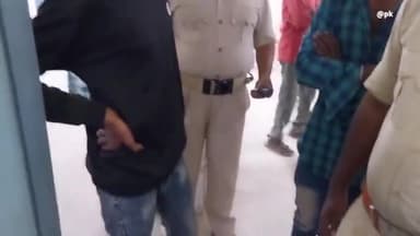 अररिया: जोगबनी बाजार से जोगबनी थाना पुलिस ने गांजा बरामदगी के मामले में फरार चल रहे आरोपी को किया गिरफ्तार