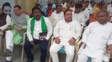 कांके: हरमू स्थित भाजपा प्रदेश कार्यालय में प्रदेश पदाधिकारी, जिला अध्यक्ष-जिला प्रभारी व सभी विधायकों की हुई बैठक