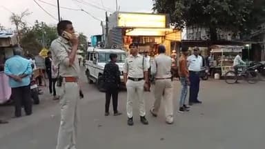 होशंगाबाद नगर: एकता चौक पर यातायात पुलिस द्वारा चलाया गया वाहन चेकिंग अभियान, ₹15000 के काटे गए चालान