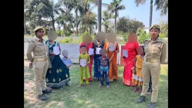 इकौना: सीताद्वार व आदि क्षेत्रों में मिशन शक्ति अभियान के तहत महिलाओं व बालिकाओं को किया गया जागरूक