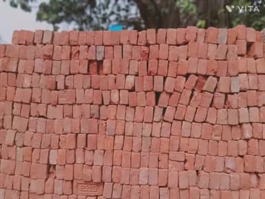 हिडुला कला ग्रामपंचायत में मानक को दरकिनार करके इटरलाकिग व नाली का निर्माण पीले ईट व पहाडी नाले के बालू किया जा रहा है।