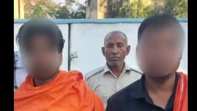 बेतिया: शिकारपुर थाना क्षेत्र में रंगदारी के मामले में संलिप्त दो अभियुक्तों को किया गिरफ्तार, अवैध हथियार भी किए बरामद