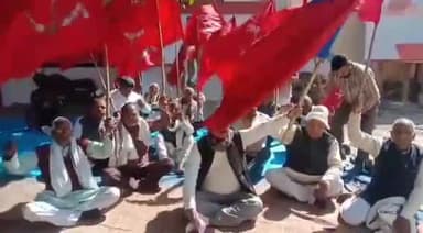 जौनपुर: कलेक्ट्रेट परिसर में भारतीय कम्युनिस्ट पार्टी द्वारा किसानों की समस्याओं को लेकर दिया गया धरना