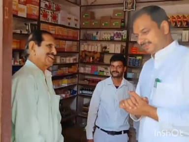 ग्वालियर गिर्द: वार्ड-49 में पहुंचे कांग्रेस विधायक पाठक ने लोगों की सुनी समस्याएं