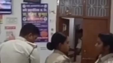 मोतिहारी: शहर के भवानीपुर जिरात के डॉक्टर से दो करोड़ रंगदारी मांगने के मामले में पुलिस ने एक शख्स को हिरासत में लिया, पूछताछ जारी