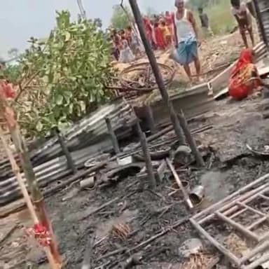 सोनपुर: नजरमीरा में झोपड़ीनुमा घर में लगी आग, पीड़ित ने क्षतिपूर्ति के लिए सोनपुर सीओ को दिया आवेदन