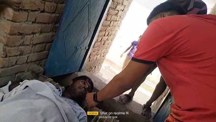 मठिला गांव में एक व्यक्ति को बिजली का बहुत बड़ा झटका मारा घायल व्यक्ति ने क्या कहा ?
#bijli #bijli ka jhatka #mathila