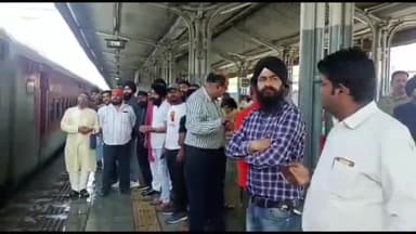 मुरादाबाद: पटना साहिब तीर्थ यात्रियों का आज मुरादाबाद रेलवे स्टेशन पर सेवा भारती के पदाधिकारियों ने किया भव्य स्वागत