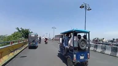 धनौरा: गजरौला इंदिरा चौक पर तेज रफ्तार से आ रही बस ने बाइक में मारी टक्कर, बाइक पर बैठा मासूम गंभीर रूप से हुआ घायल