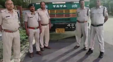 चितरंगी: नवानगर थाना पुलिस ने अवैध रूप से लिप्टिस पेड़ का परिवहन कर रहे एक 6 चक्के ट्रक को जप्त कर की कार्यवाई