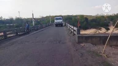 पतरातू: खतरे में दो जिलों की लाइफ लाइन, लोगों ने की गिद्दी पुल निर्माण की मांग