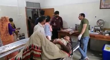 टीकमगढ़: ककरूआ गांव में खेत पर काम करते समय जहरीले जीव के काटने से एक महिला की बिगड़ी हालत, जिला अस्पताल में उपचार जारी