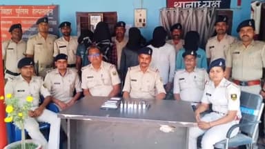 कुर्सेला: 3 जिलों के 5 बदमाशों को कुर्सेला पुलिस ने गिरफ्तार कर भेजा जेल, एक देसी कट्टा व 7 कारतूस समेत अन्य सामान बरामद