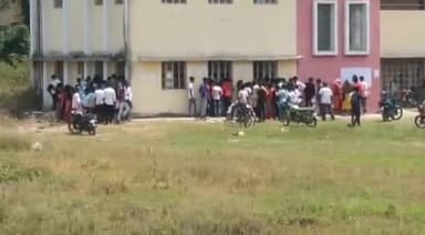 जलालगढ़: इंटर पास छात्र परीक्षा शुल्क जमा नहीं किया तो अंकपत्र नहीं देगा-N.D.Rungta Higher secondary School Jalalgarh के प्रधान।