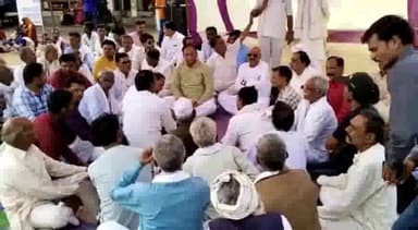 तेंदूखेड़ा: तेंदूखेड़ा में राहुल गांधी की 'संसद सदस्यता' रद्द होने पर तेजगढ़ कांग्रेस कमेटी ने चलाया 'जय भारत सत्याग्रह' अभियान