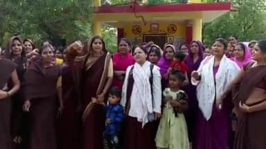 पन्ना: सीएमएचओ कार्यालय के पास हड़ताल के दसवें दिन आशा-ऊषा आशा कार्यकर्ताओं ने खोला मोर्चा, आंदोलन की दी चेतावनी