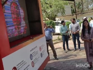 ग्वालियर गिर्द: जिले में संभागीय आयुक्त, कलेक्टर एवं निगम आयुक्त ने प्रचार रथ का किया अवलोकन