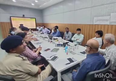 ग्वालियर गिर्द: जिले में संभागीय आयुक्त एवं एडीजी ने यातायात प्रबंधन के संबंध में की समीक्षा बैठक