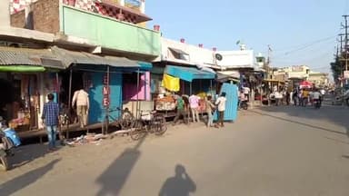 तिलहर: नगर तिलहर क्षेत्र में प्रशासन ने चलाया अतिक्रमण हटाओ अभियान