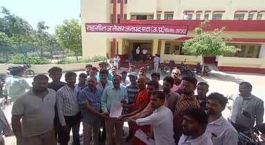 जलेसर: अकबरपुर हवेली स्थित भगवान बुद्ध की मूर्ति की चोरी के मामले में खुलासा नहीं होने पर अनुयायियों ने एसडीएम को सौंपा ज्ञापन